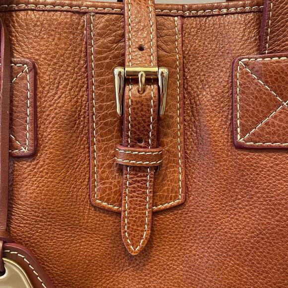 Vintage Dooney & Bourke Pebbled Leather Shoulder Bag | Expandable Brass Hardware - Picture 10 of 16